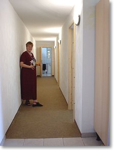Flur zu den Zimmern mit Maria